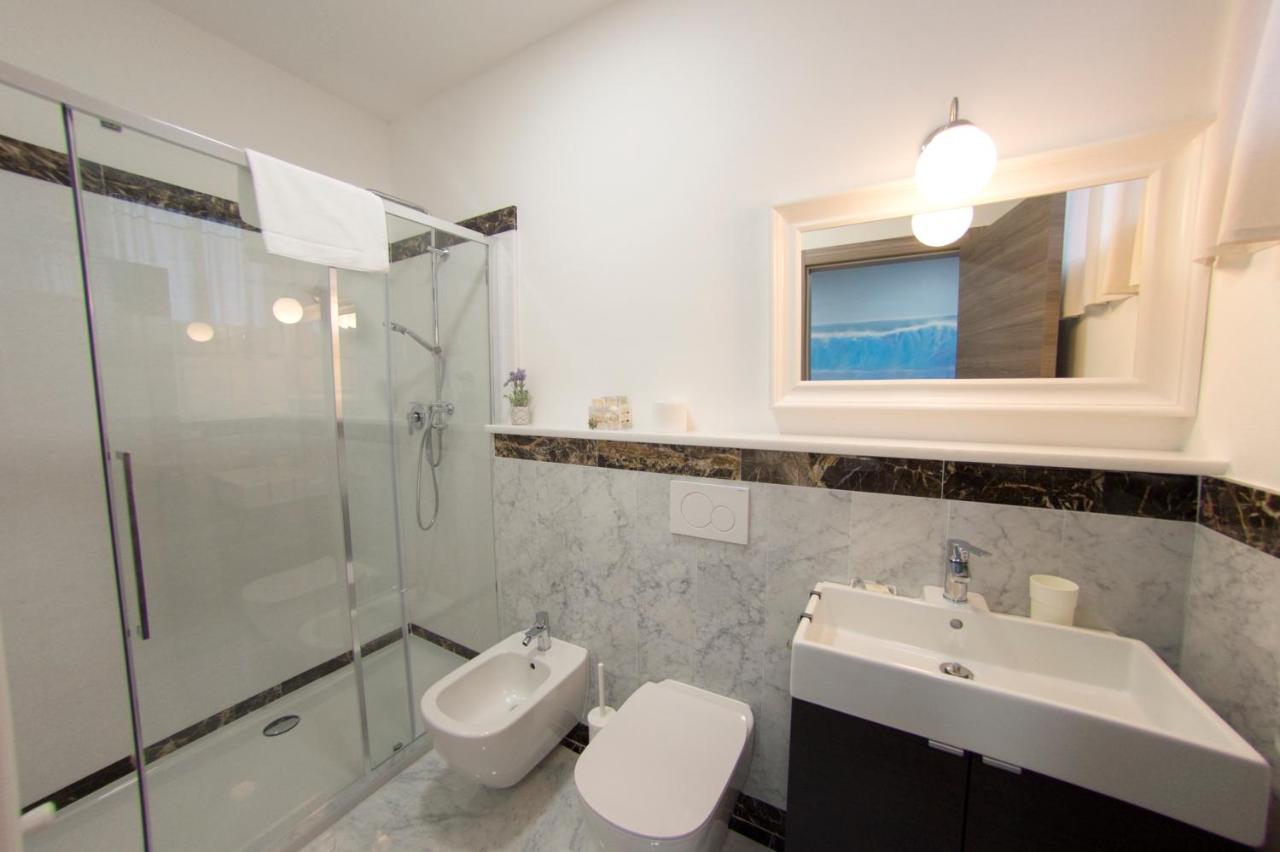 Marbianco B&B Marina Di Carrara Bagian luar foto