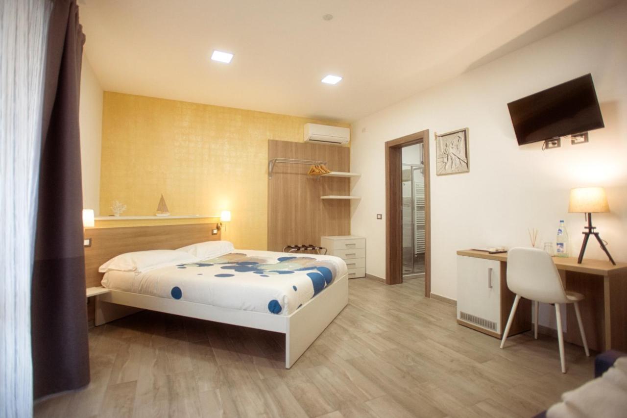 Marbianco B&B Marina Di Carrara Bagian luar foto